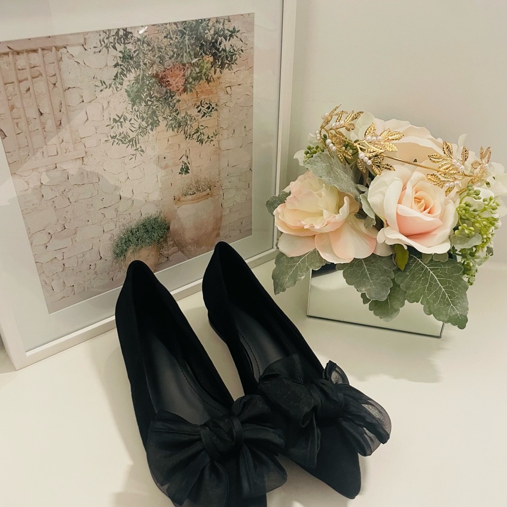 Elegant Black Women's Shoes with Bow